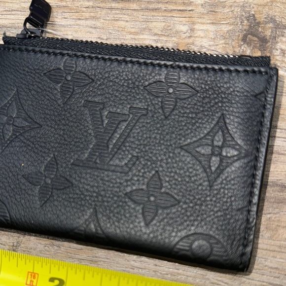 Louis Vuitton Men’s Zip Coin Card Holder - Picture 4 of 5